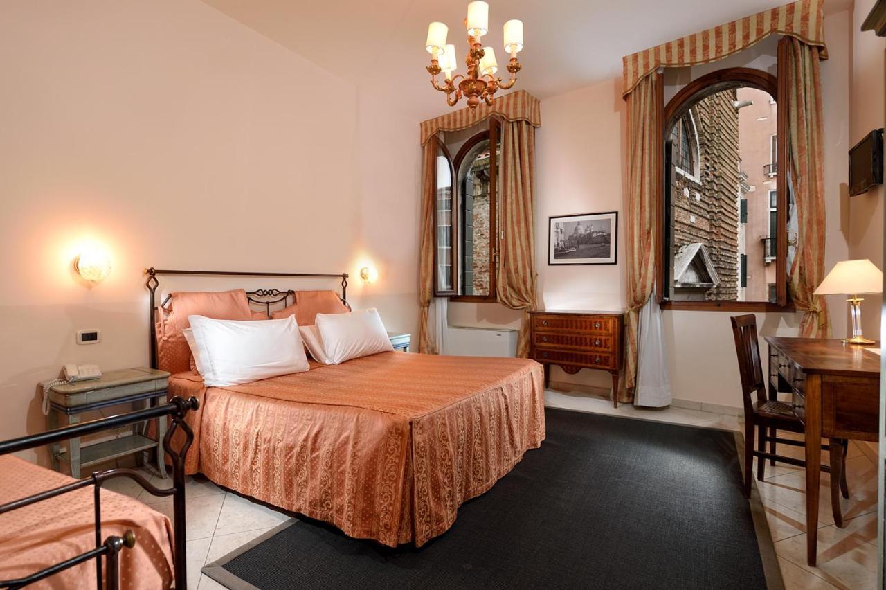Triple Room,1233772550:JPEG