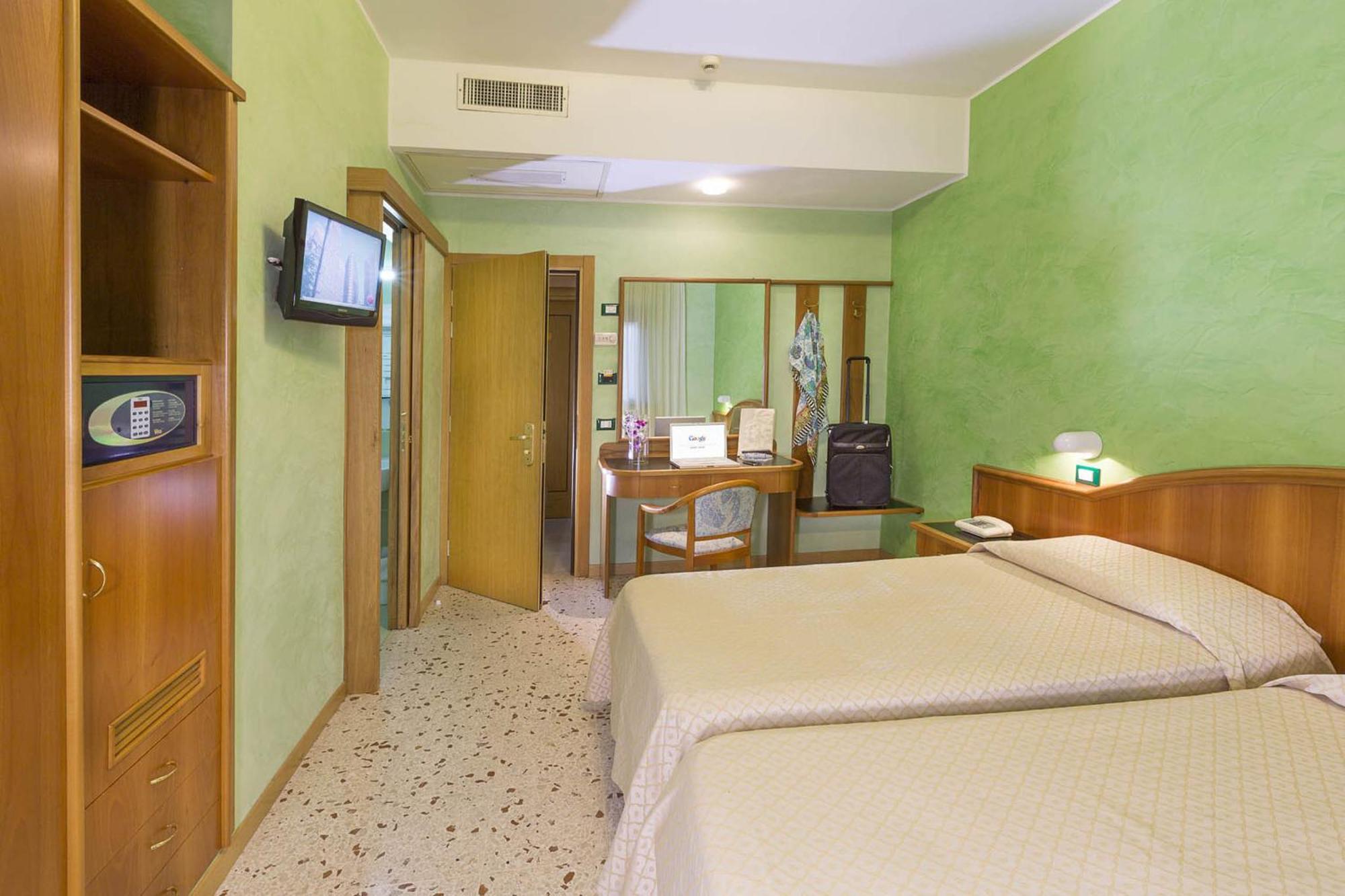 Double Room Lateral Sea View