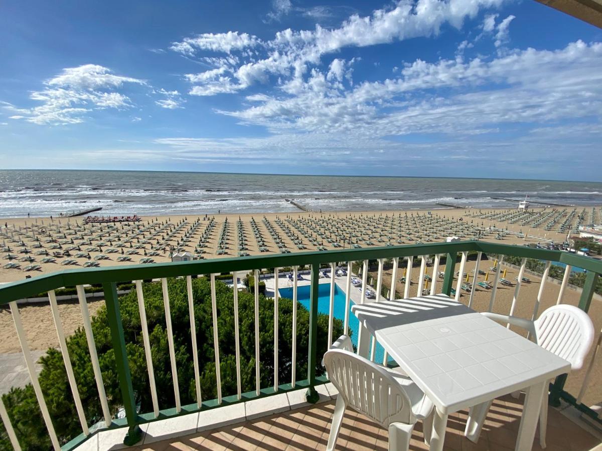 Camera Quadrupla con Vista Mare