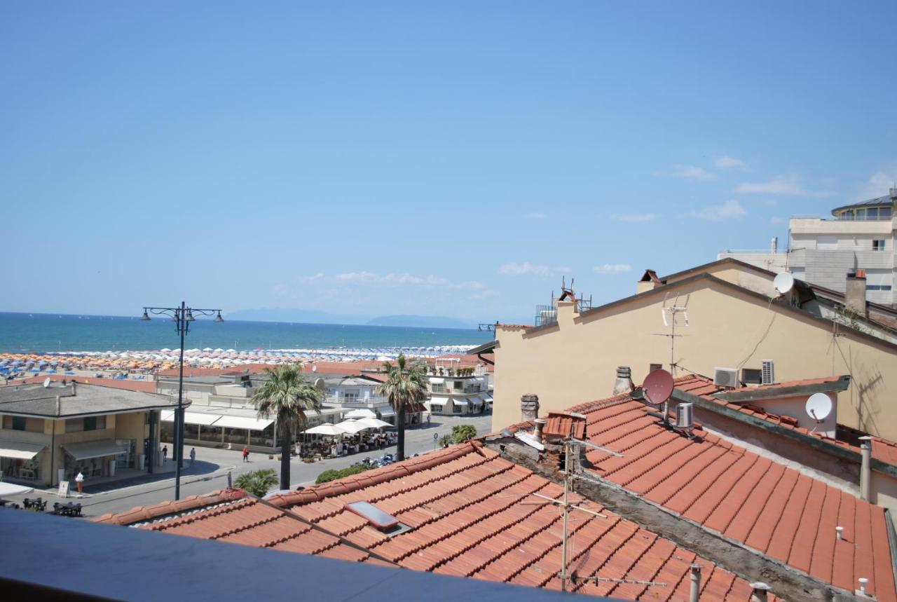 Camera Matrimoniale/Doppia con Letti Singoli con Vista Mare Parziale