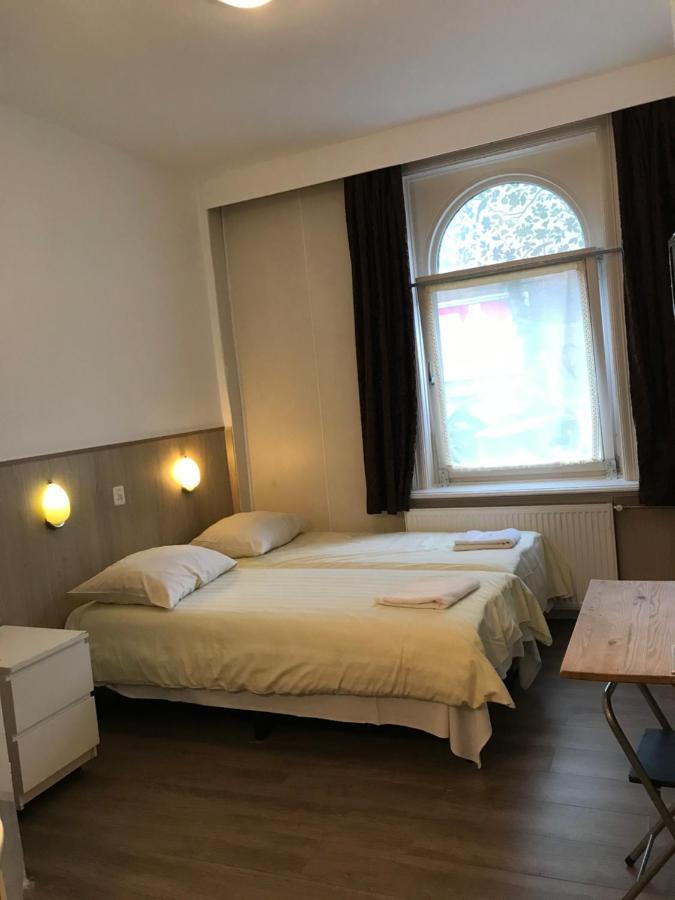 Camera Doppia con Letti Singoli con Bagno Privato