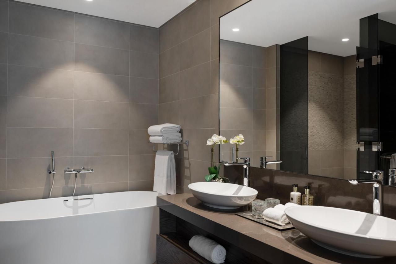 Suite con 2 Camere da Letto e Balcone