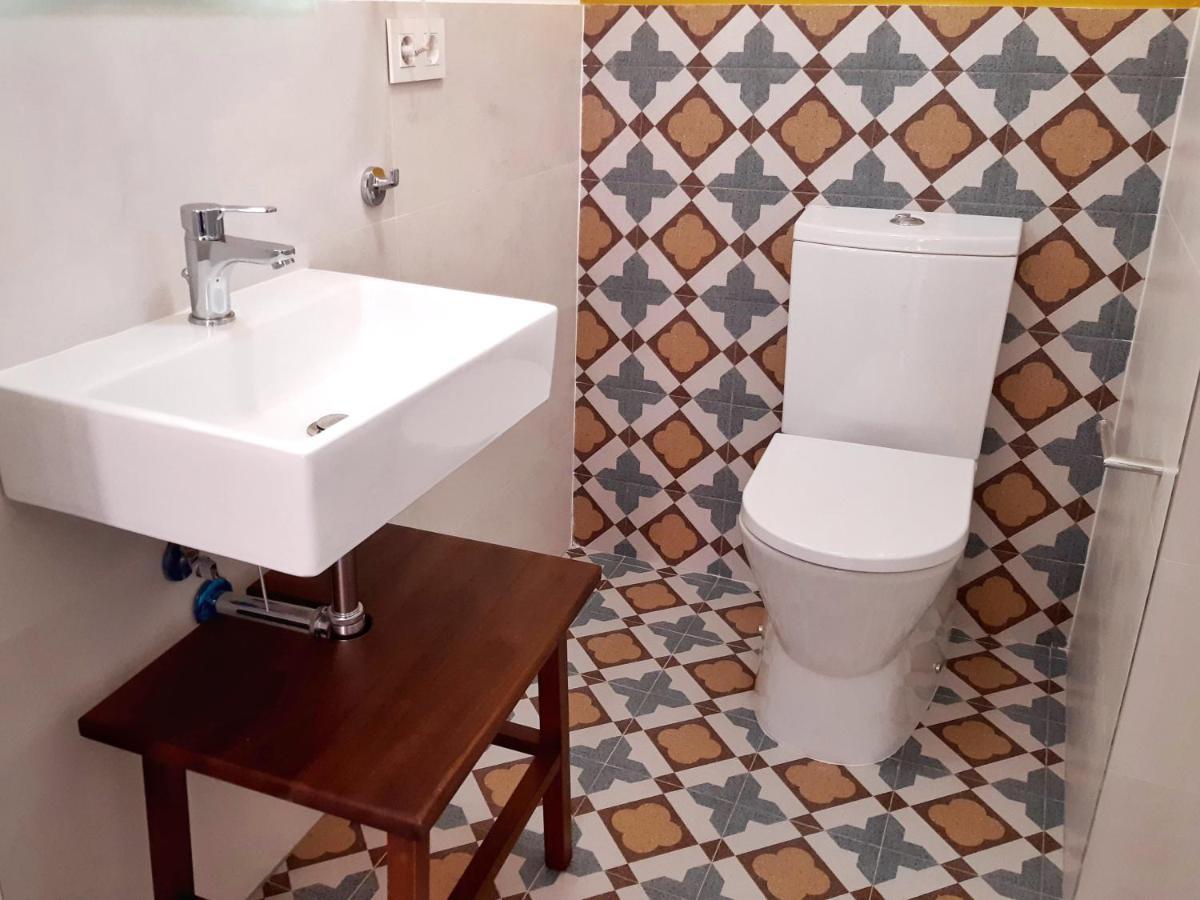 Single Room with Private Bathroom,1024475542:JPEG