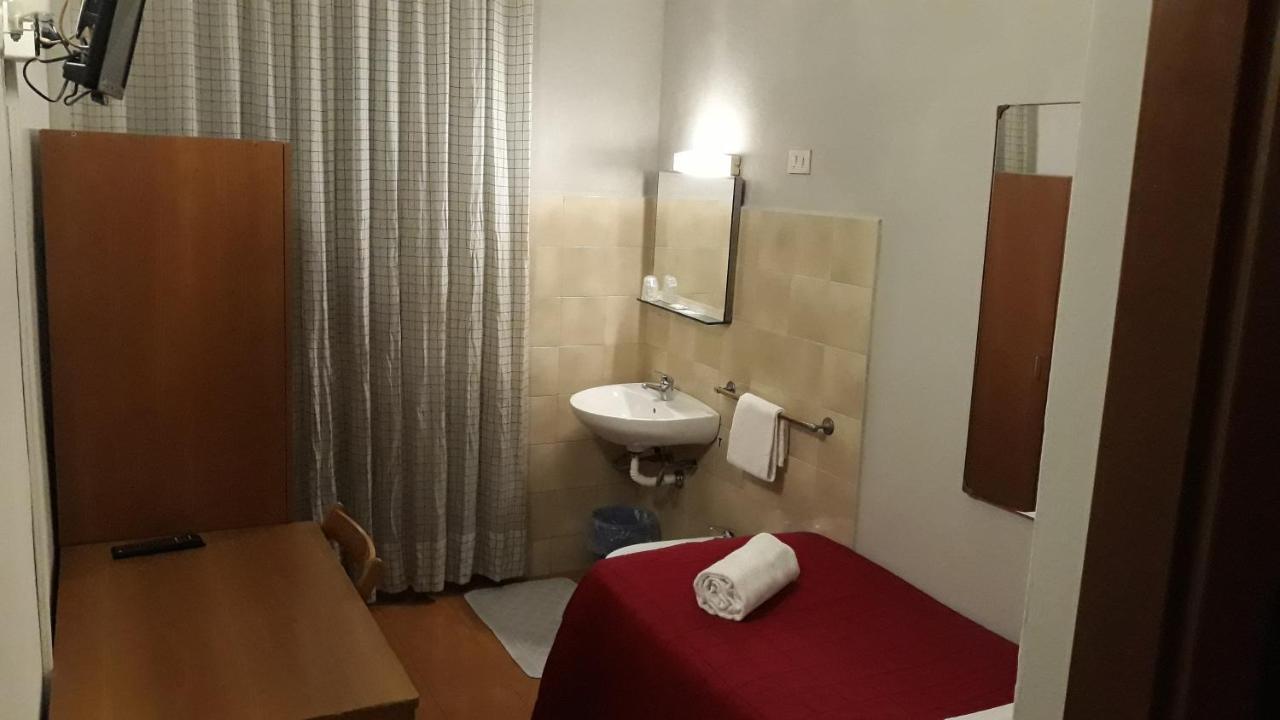 Camera Singola Standard con Bagno in Comune