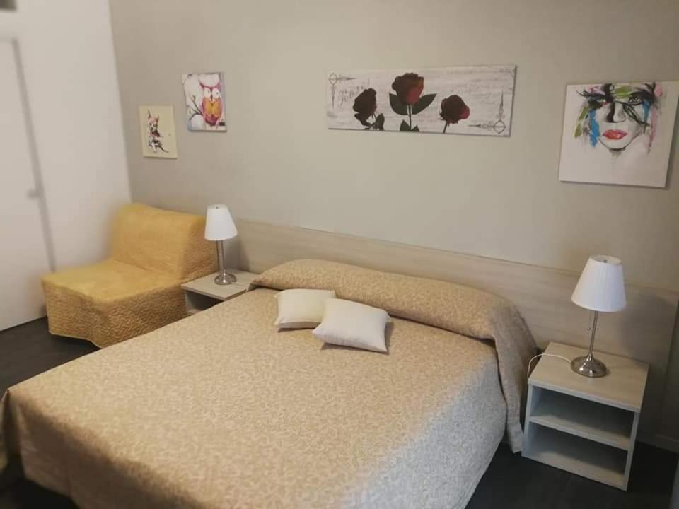 Deluxe Double Room with Extra Bed,1031800864:JPEG