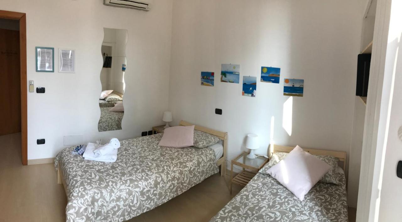 Camera Doppia con Letti Singoli con Bagno Privato