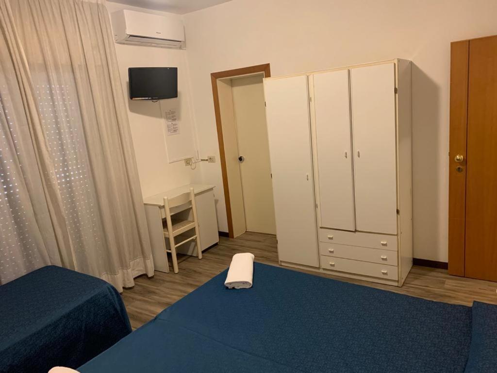 Economy Double Room,1032914564:JPEG