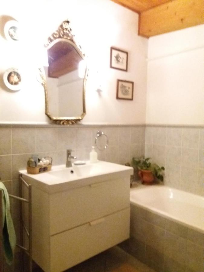Basic Triple Room with Shared Bathroom,1033436072:JPEG