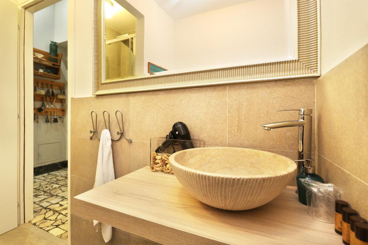 Double Room with Private External Bathroom,1033502021:JPEG