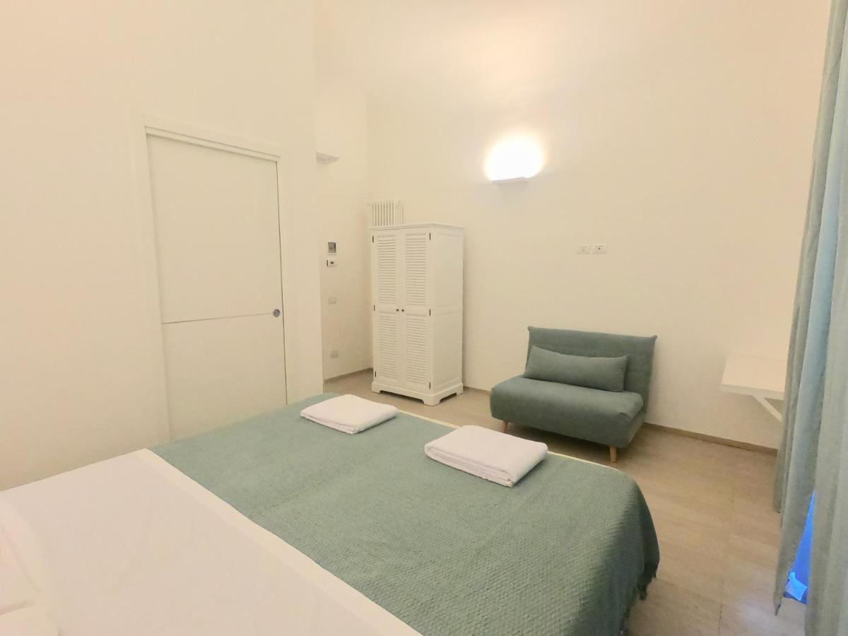 Camera Matrimoniale con Letto Supplementare