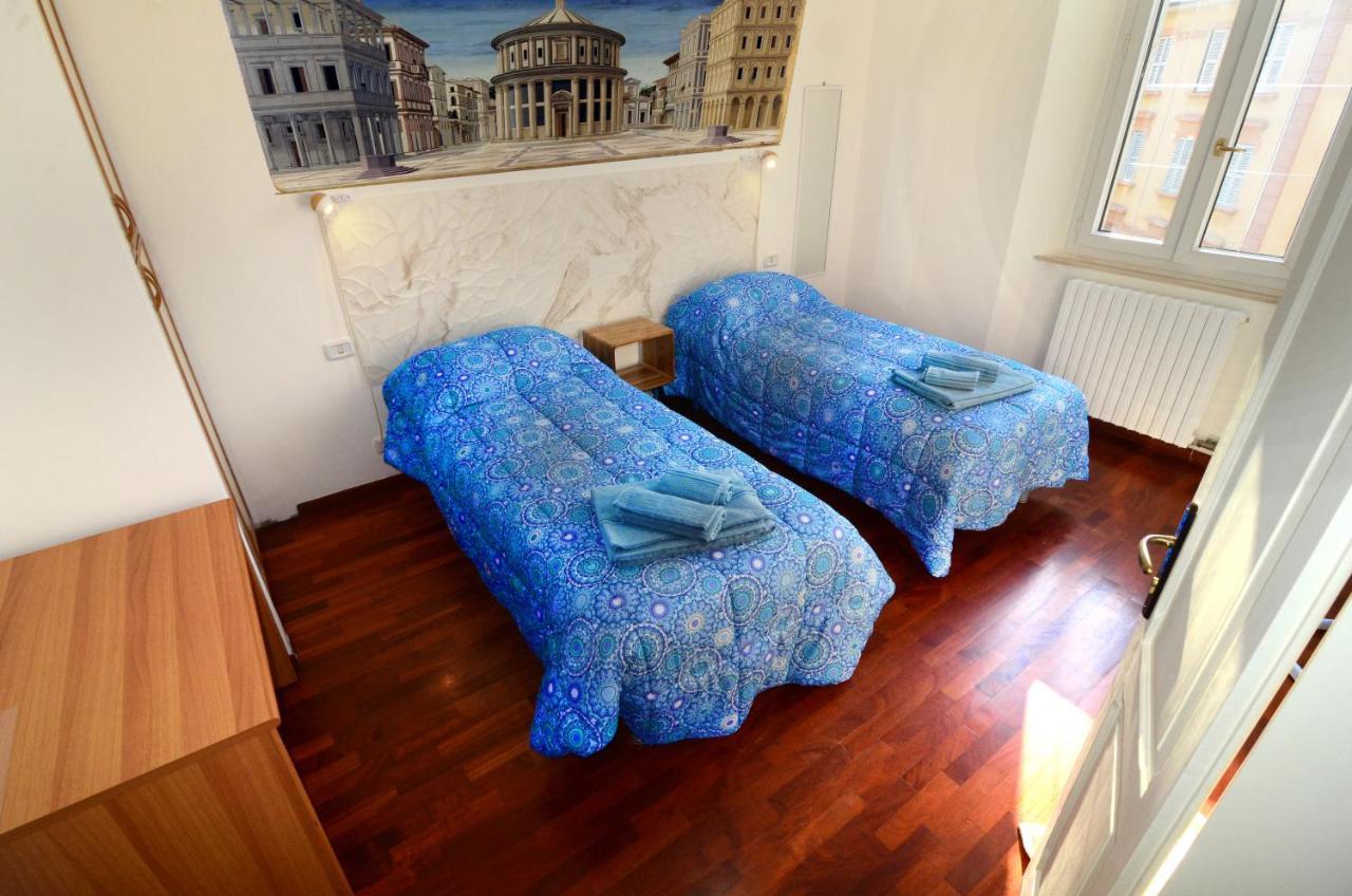 Camera Matrimoniale/Doppia con Letti Singoli con Bagno Privato Esterno