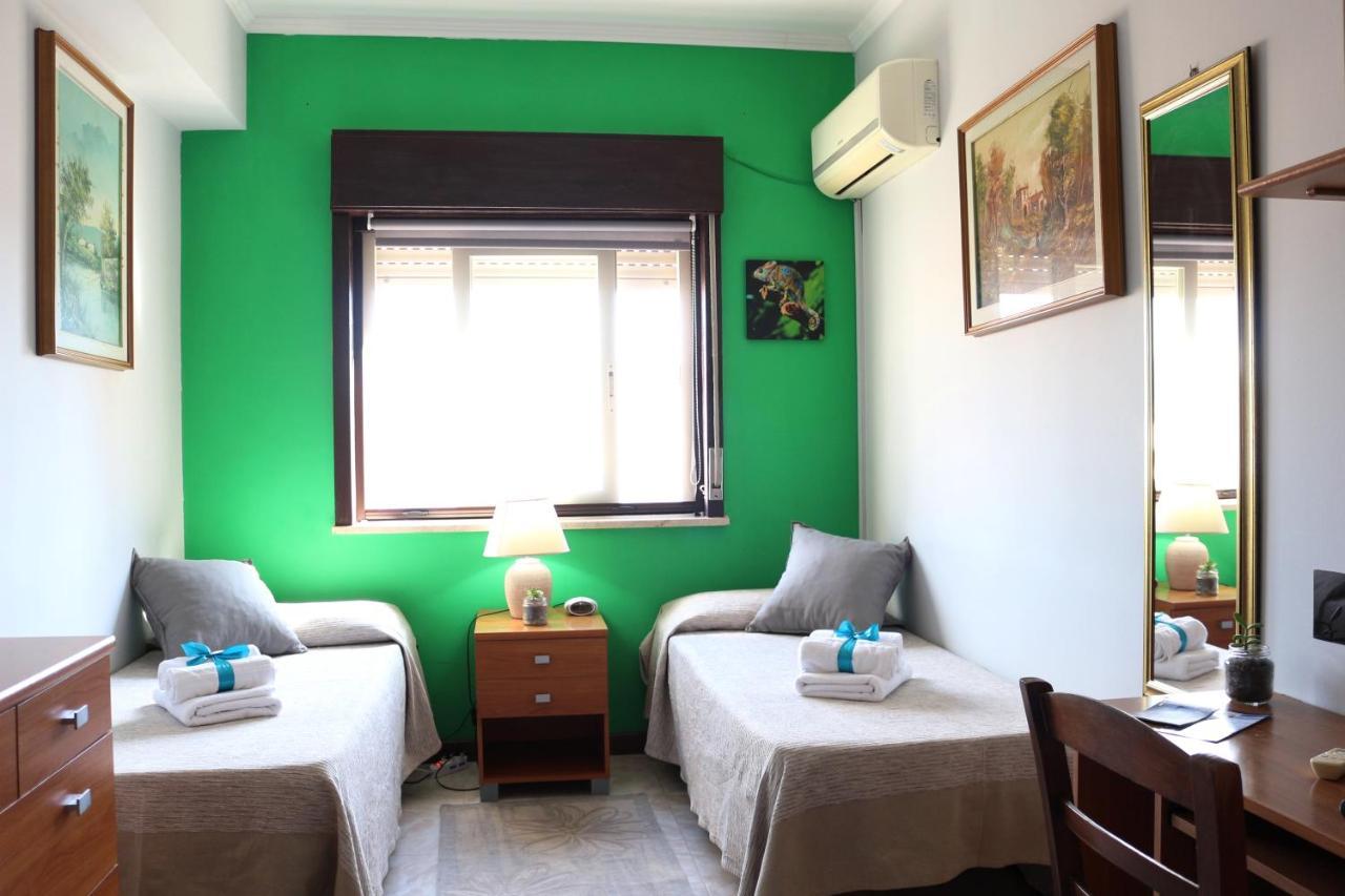 Camera Matrimoniale/Doppia con Letti Singoli con Bagno Privato Esterno