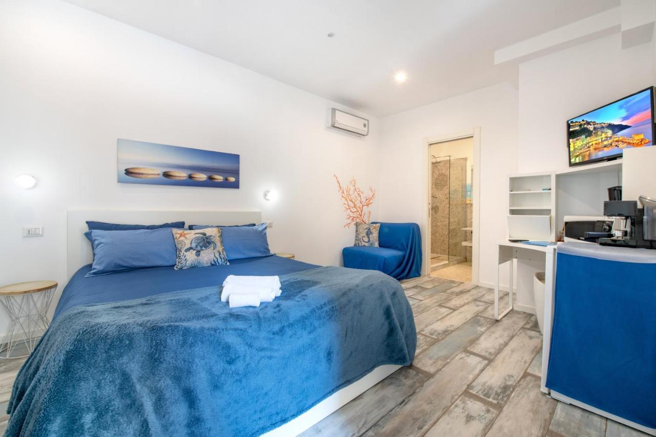 Deluxe Room,1499886904:JPEG