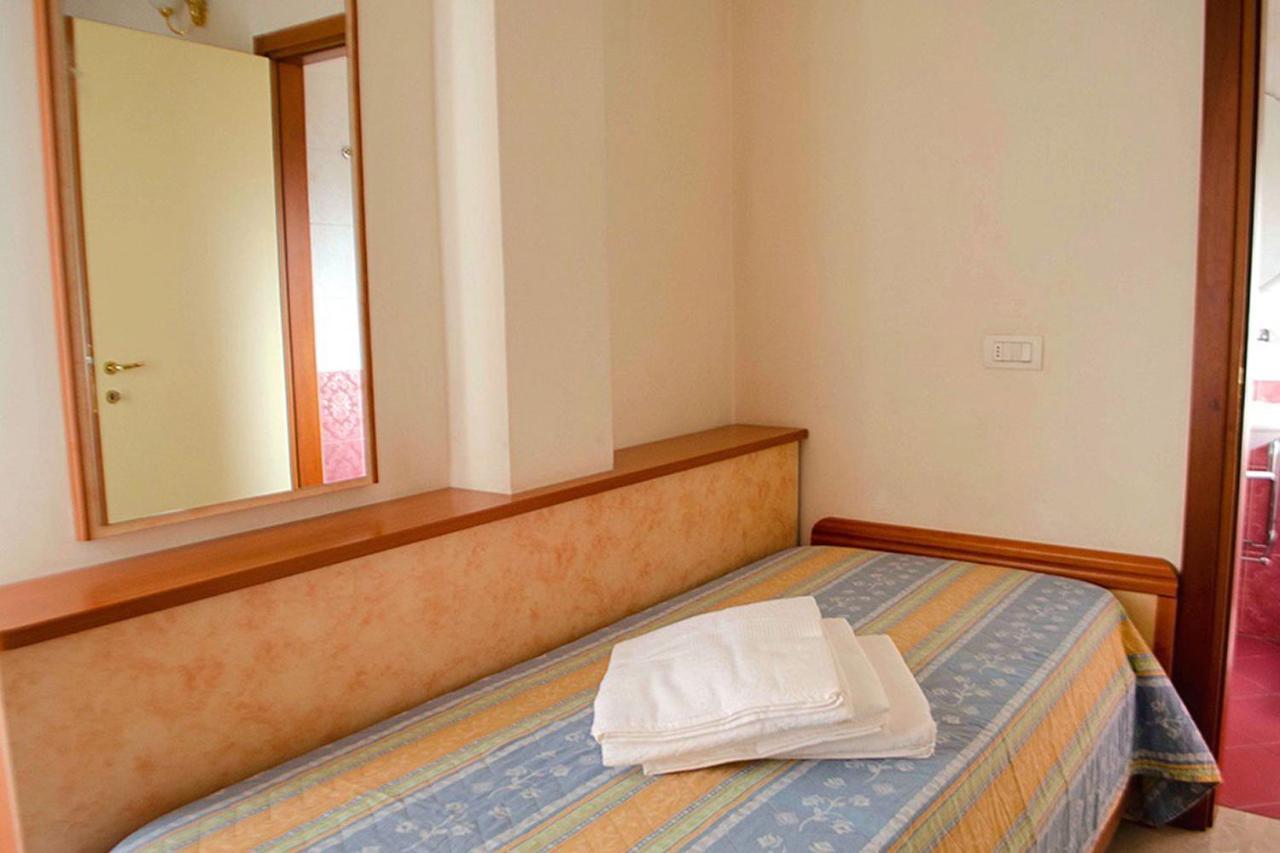 One-Bedroom Apartment,1081298632:JPEG