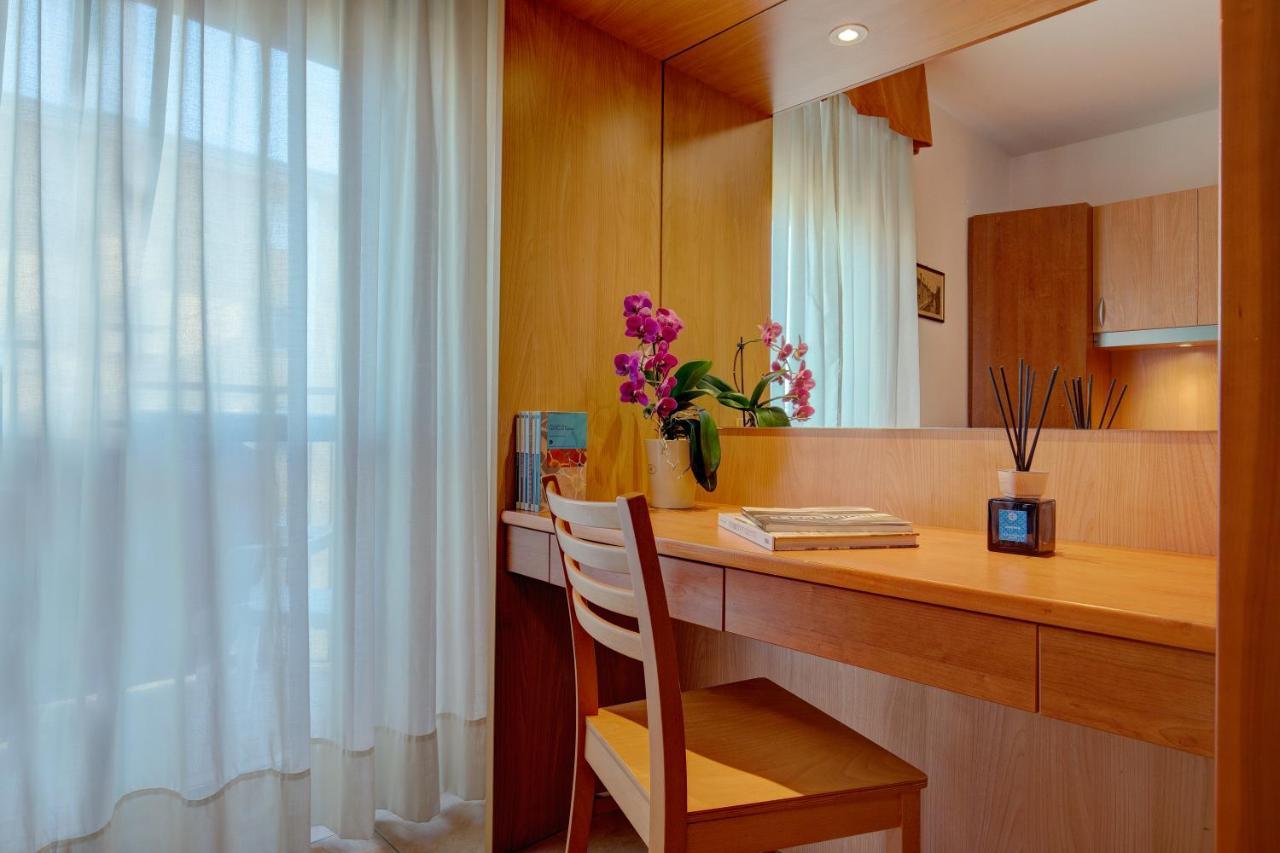 Double or Twin Room,1118276139:JPEG