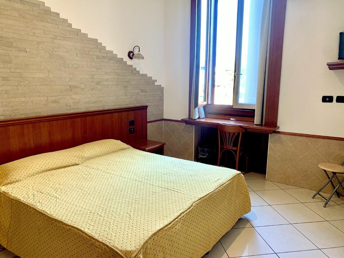 Double Room with Balcony,1097329446:JPEG