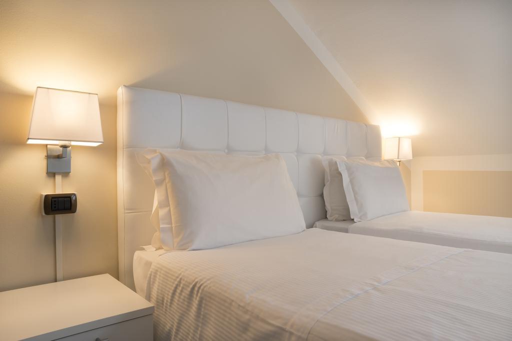 Double or Twin Room,141080253:JPEG