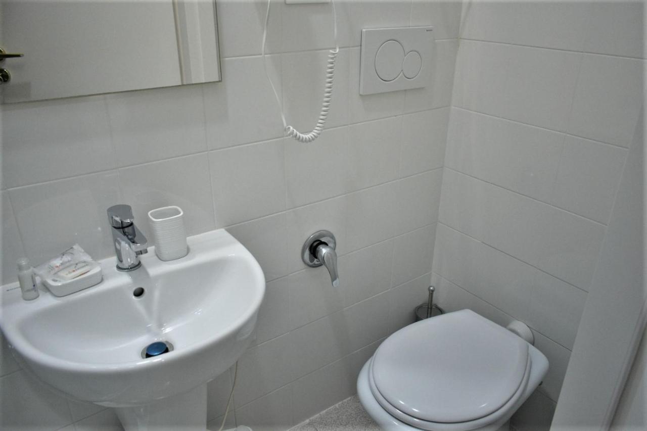 Single Room with Private Bathroom,1117271769:JPEG