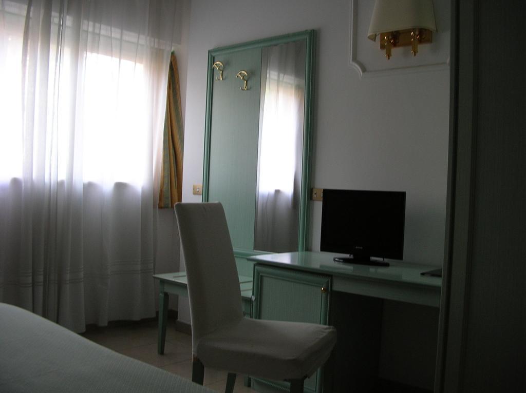 Double Room with Private Bathroom,111084438:JPEG