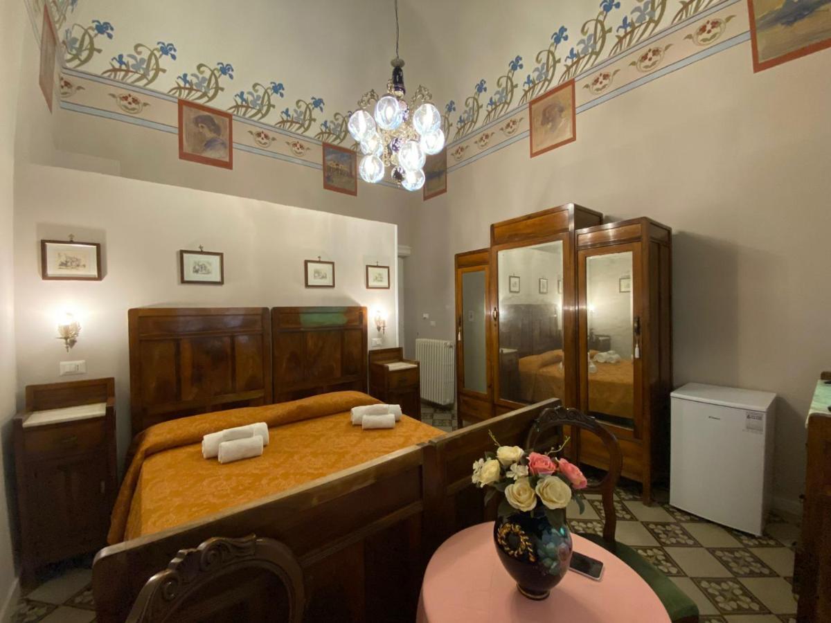 Classic Double Room with Balcony,1124191071:JPEG