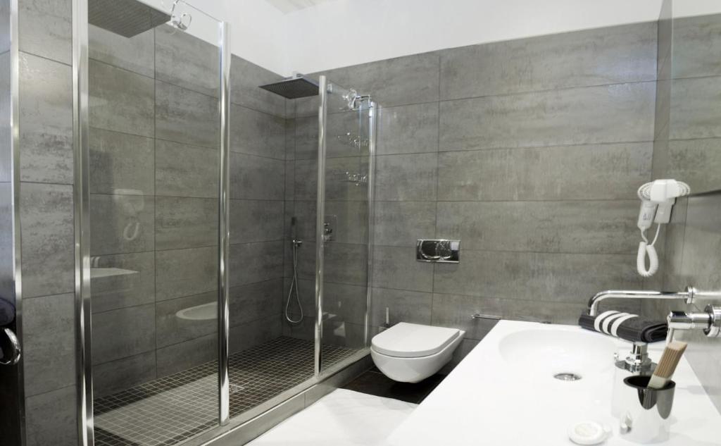 Family Room (2 Adults + 1 Child),1196072575:JPEG