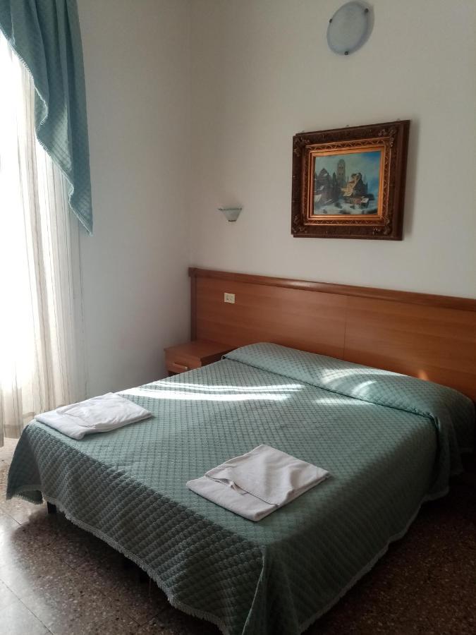 Double or Twin Room with Private Bathroom,1154249988:JPEG
