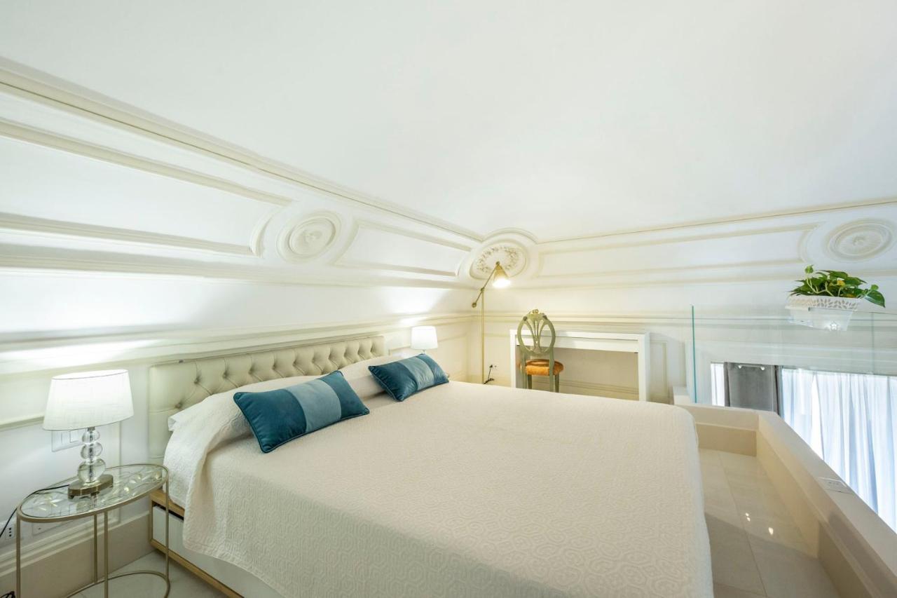 Deluxe Double Room with Extra Bed,1154714829:JPEG