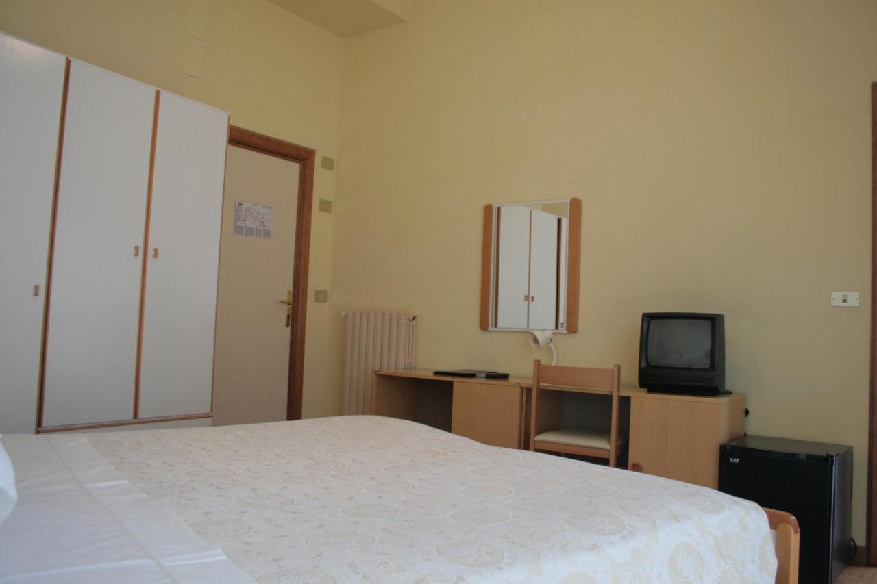 Classic Triple Room,1589180376:JPEG