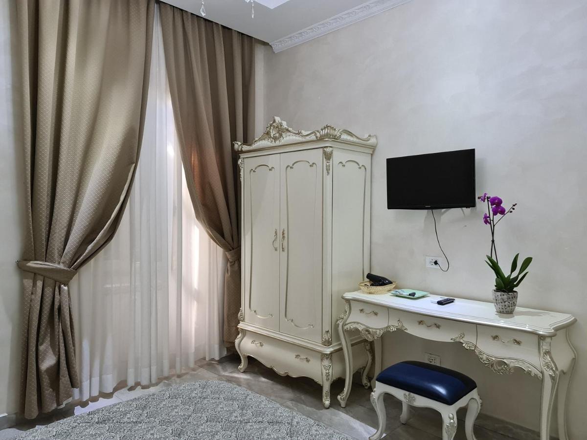Camera Matrimoniale/Doppia con Letti Singoli con Bagno Privato