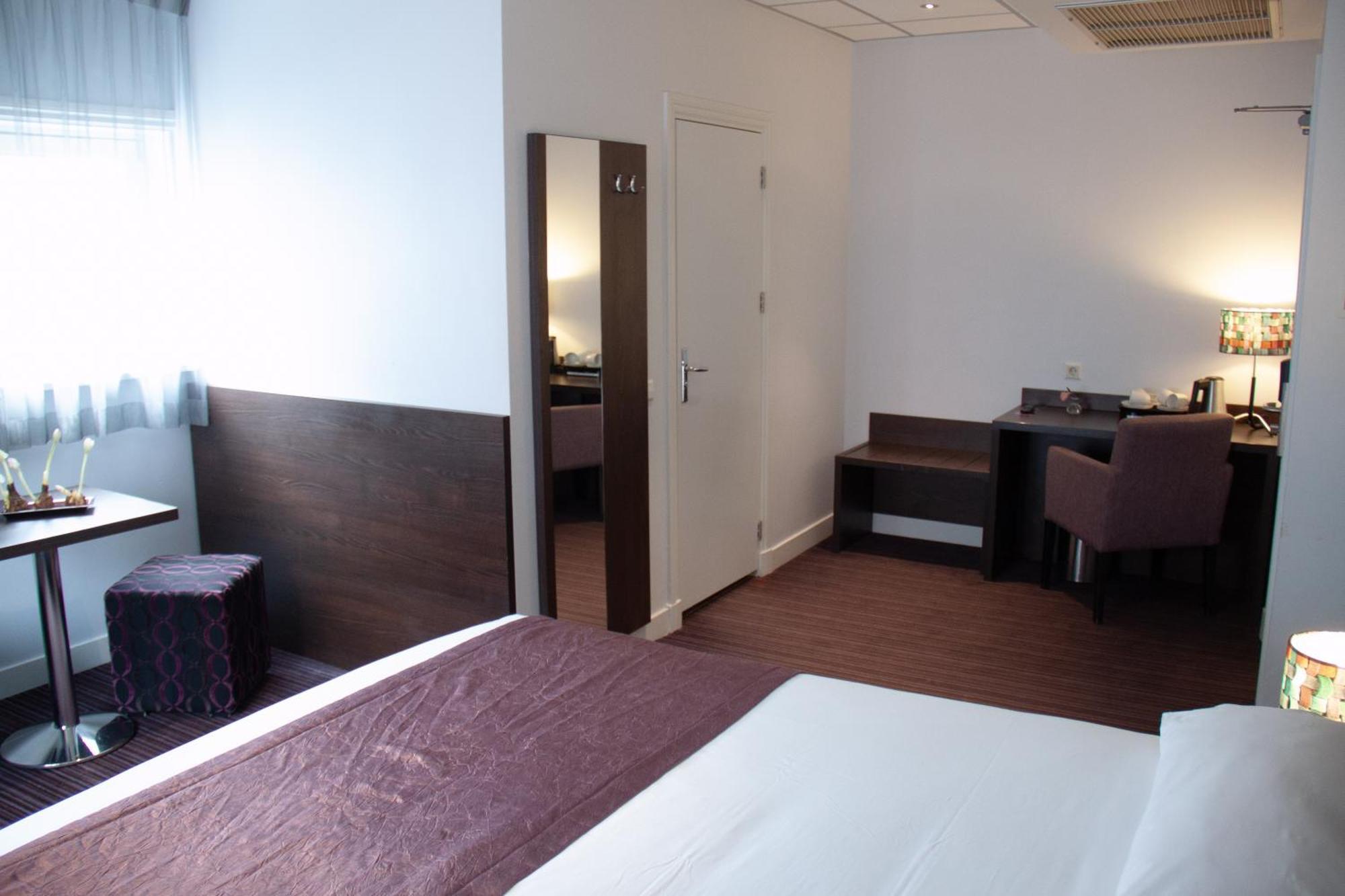 Deluxe Double Room,724186120:JPEG