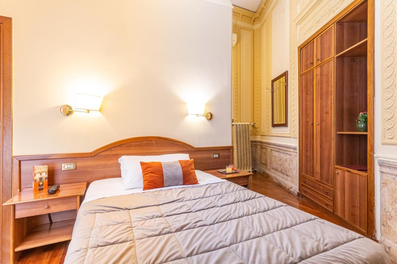 Small Double Room,1710016032:JPEG