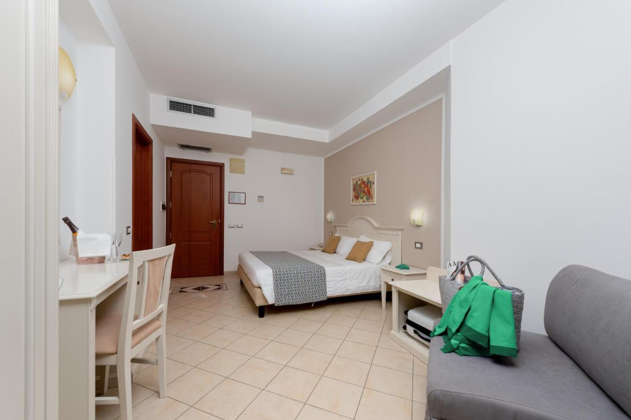 Camera Matrimoniale con Letto Supplementare