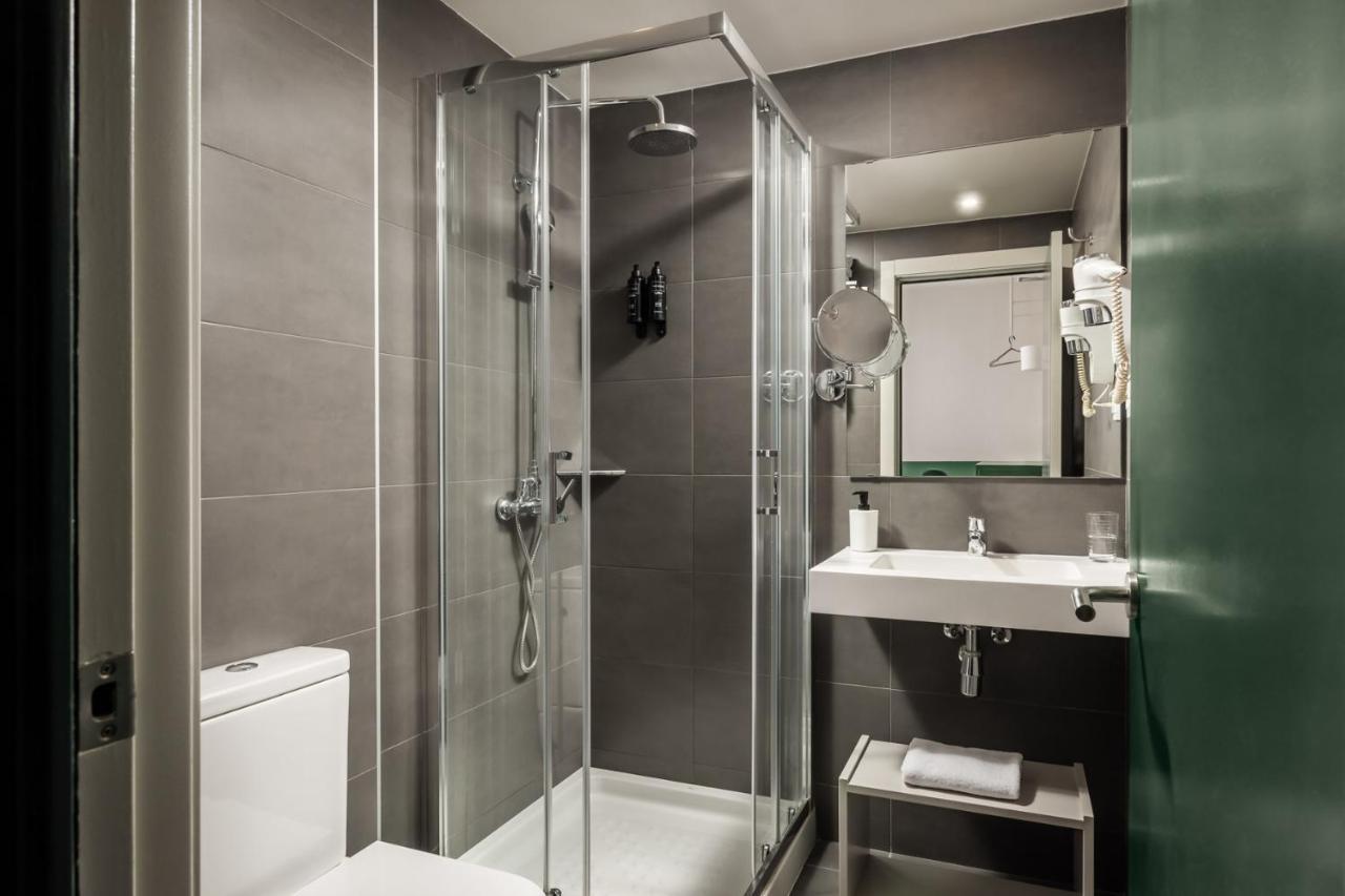Standard Single Room,1194708793:JPEG