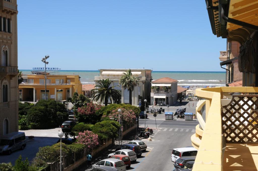 Camera Tripla con Balcone e Vista Mare