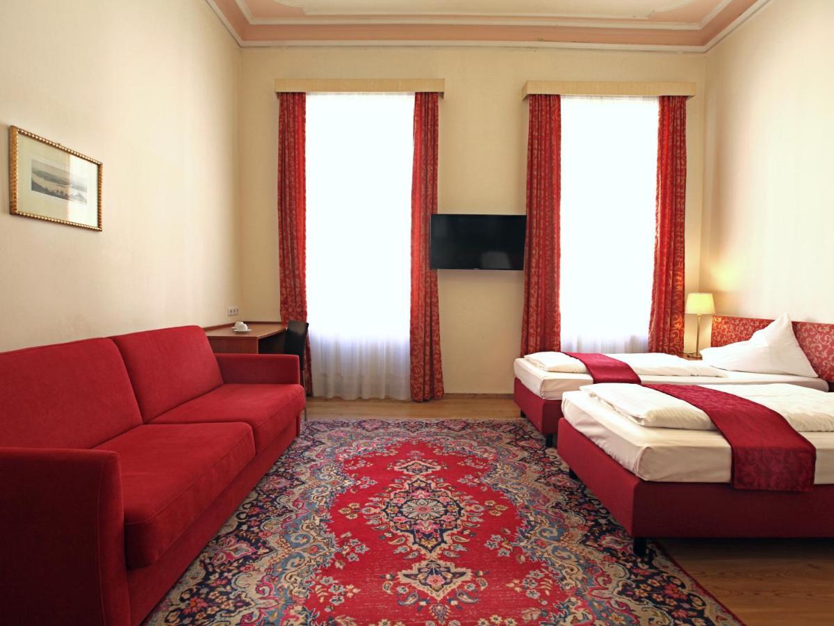 Large Double or Twin Room,1216720801:JPEG