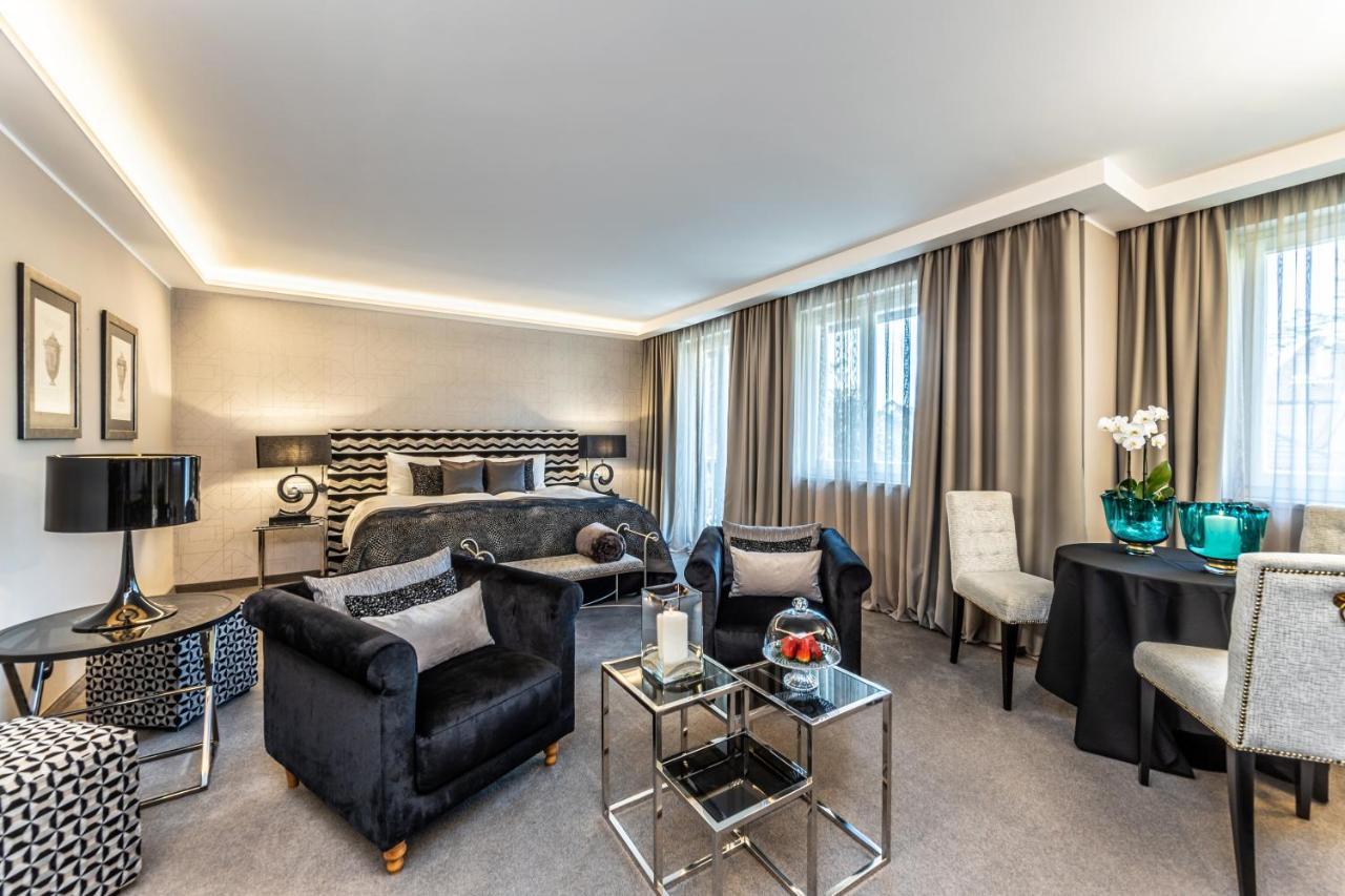 Double Room,1557614932:JPEG