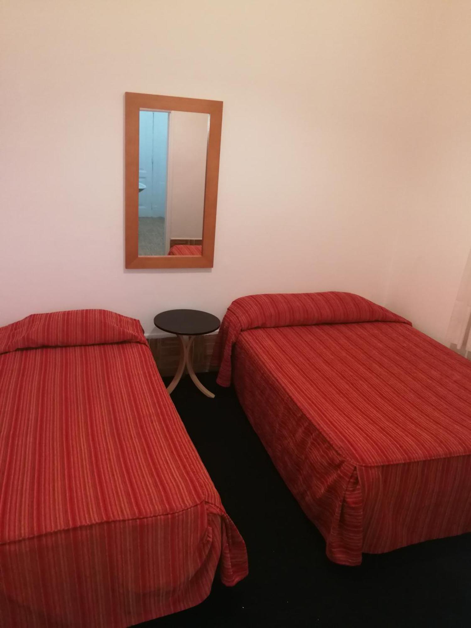 Camera Matrimoniale/Doppia con Letti Singoli con Bagno Privato