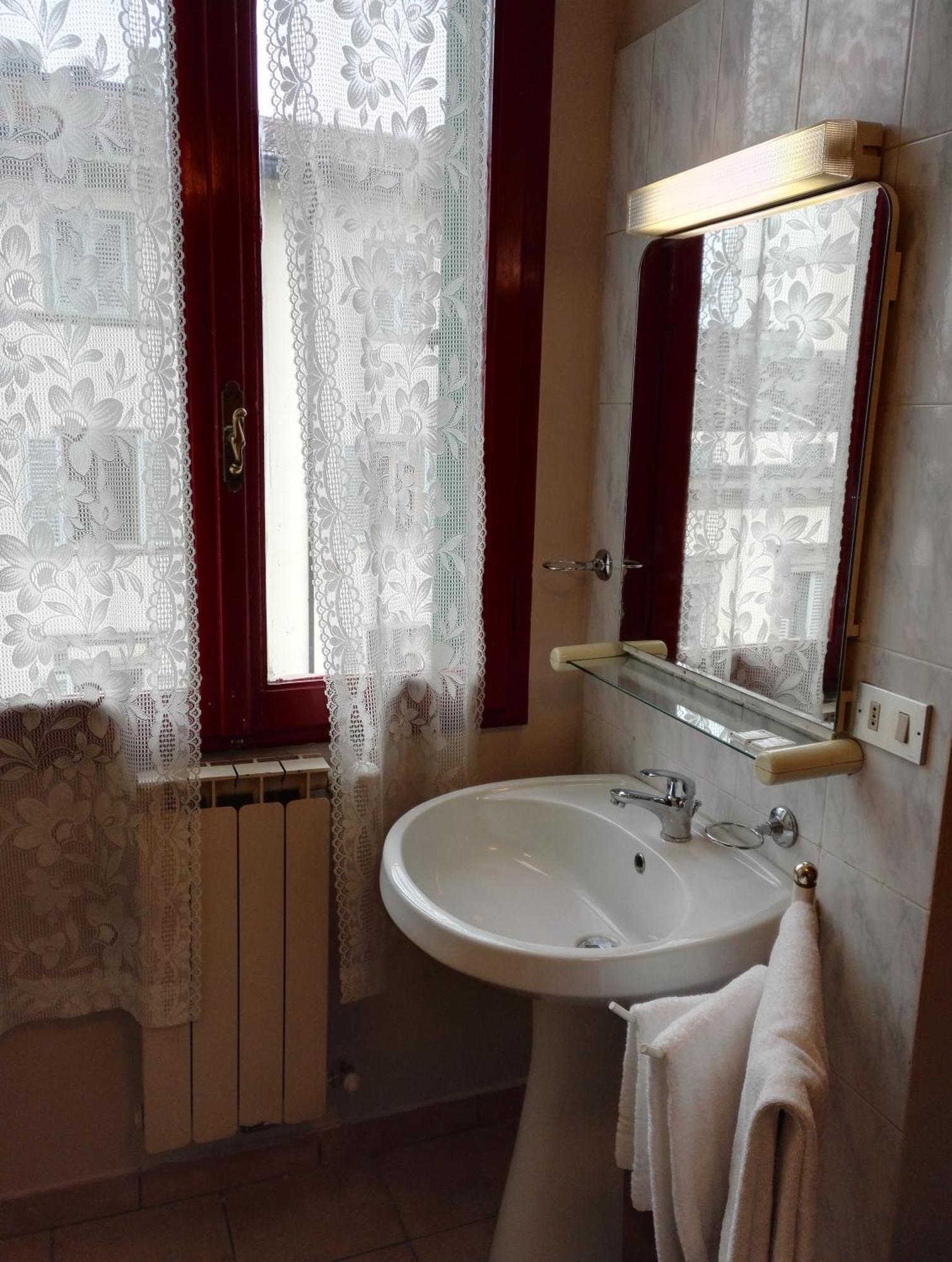 Camera Singola Economy con Bagno in Comune