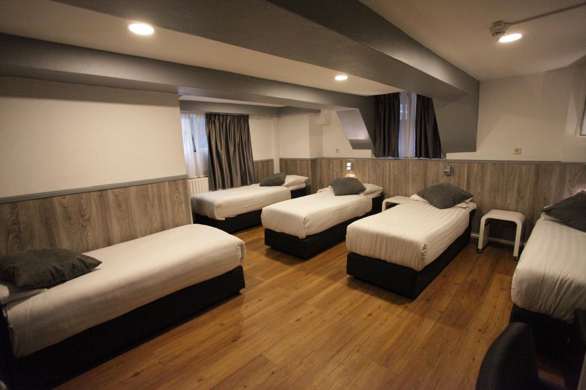 Family Room,1448134699:JPEG