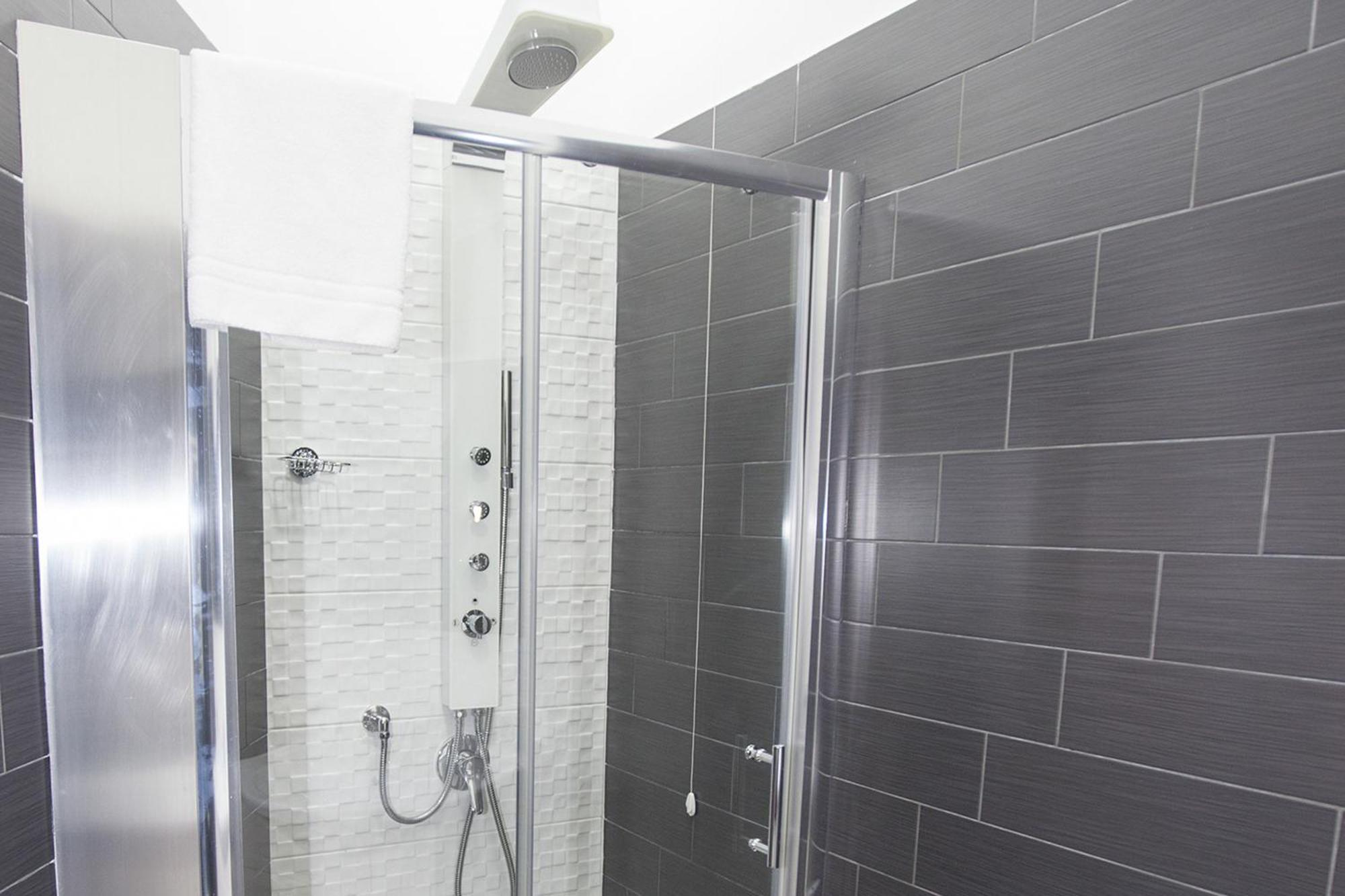 Double or Twin Room,1217870122:JPEG