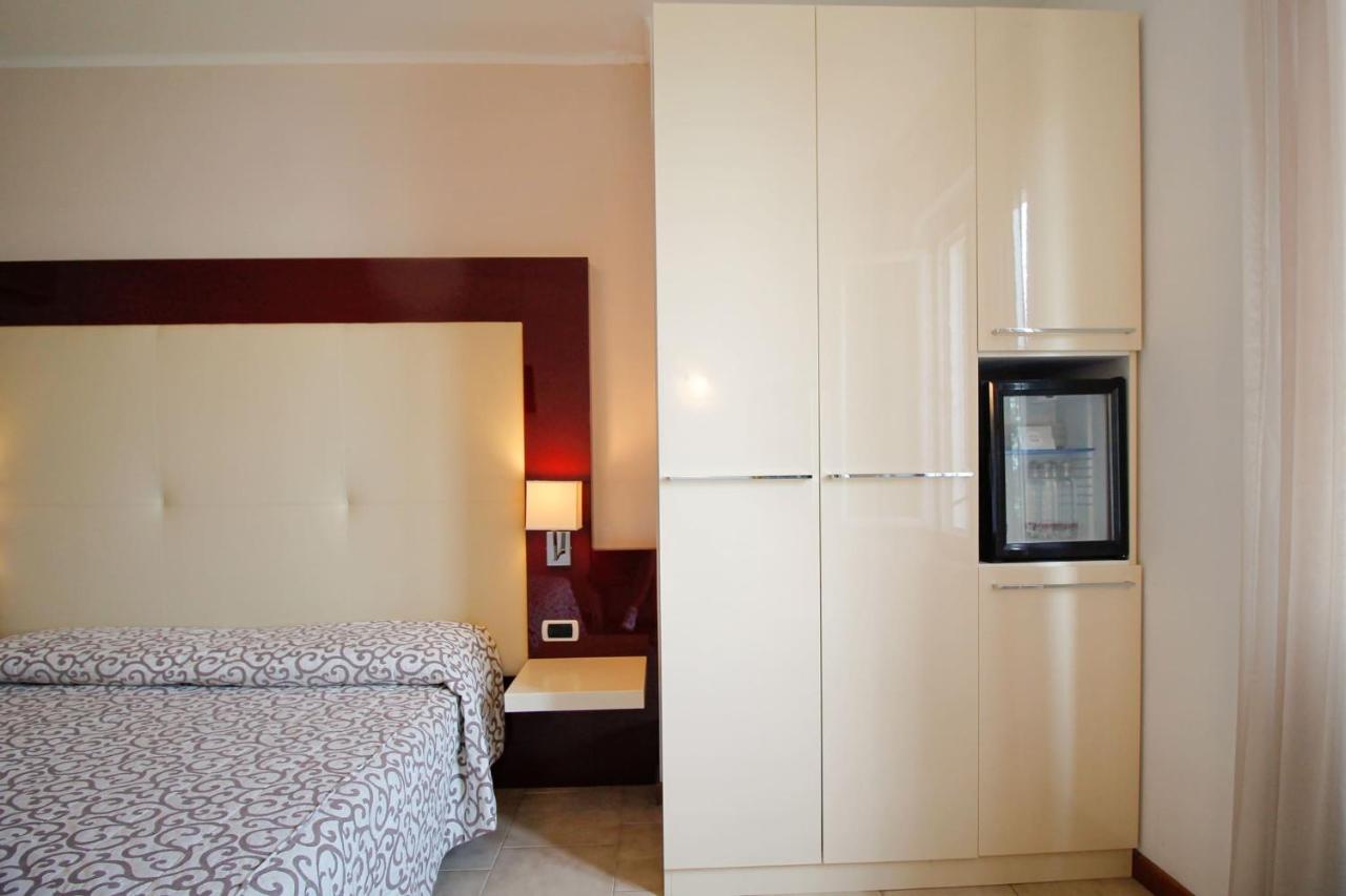 Triple Room,1231320941:JPEG