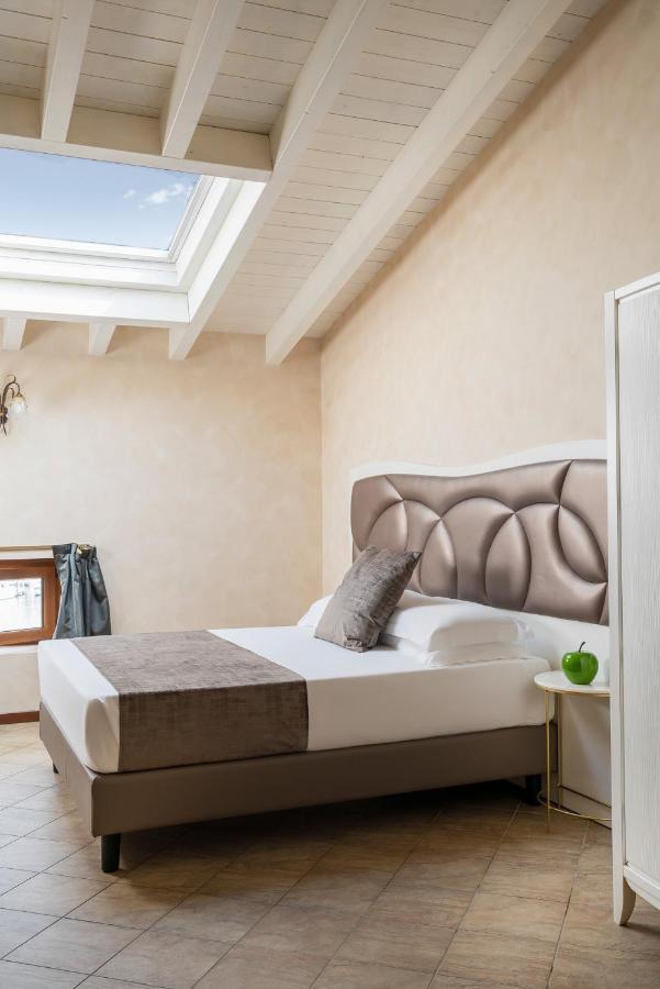 Quadruple Room Attic,1232121269:JPEG