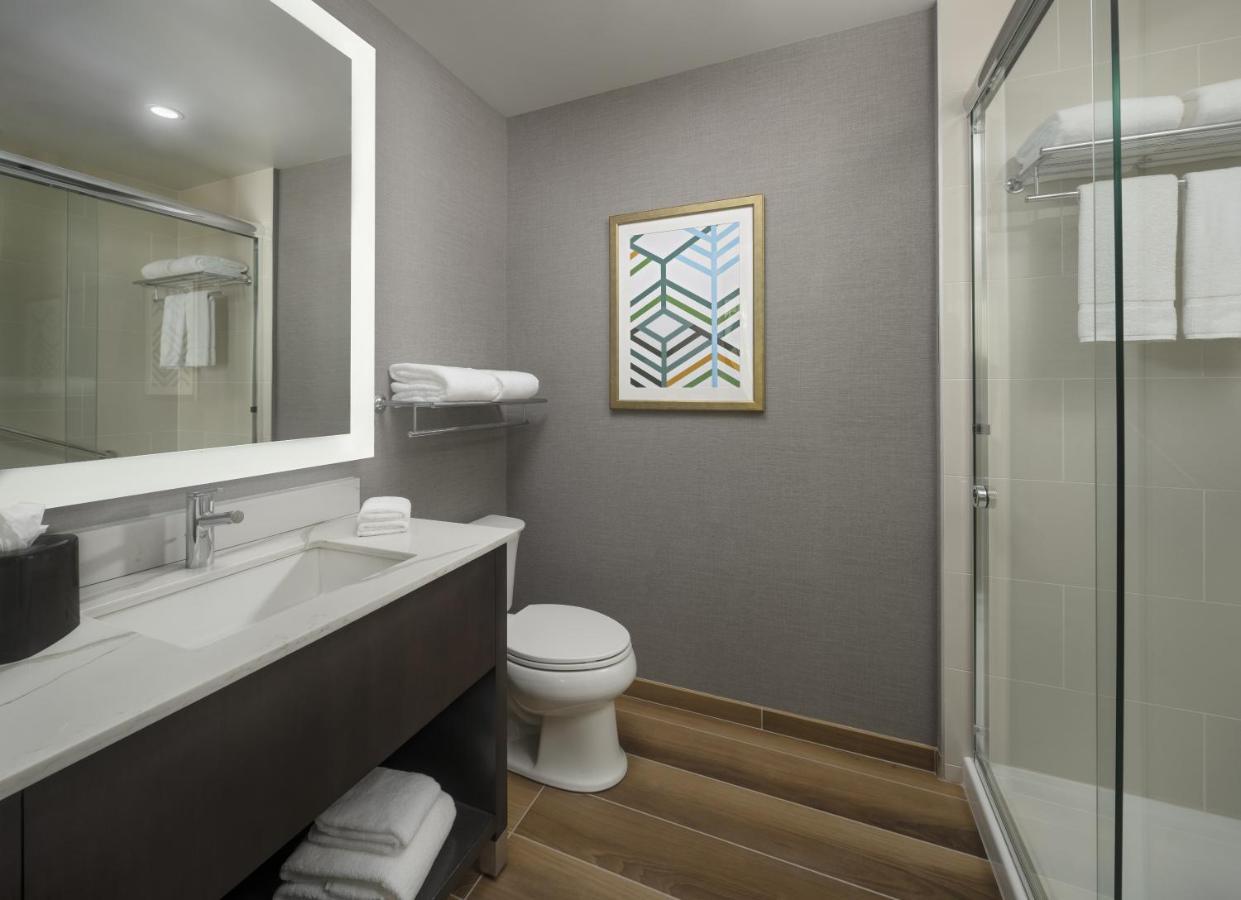 One Bedroom Kitchen Suite 