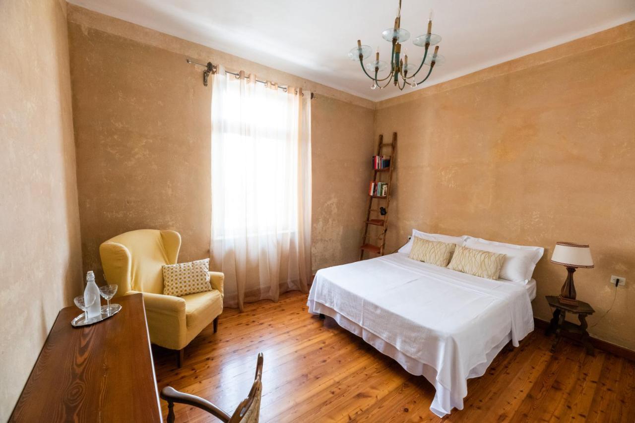 Due Camere da Letto Comunicanti