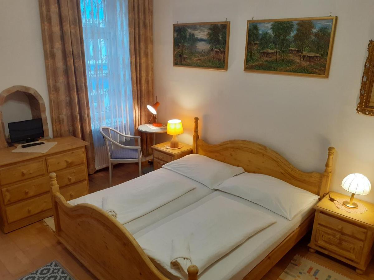 Camera Tripla con Bagno in Comune
