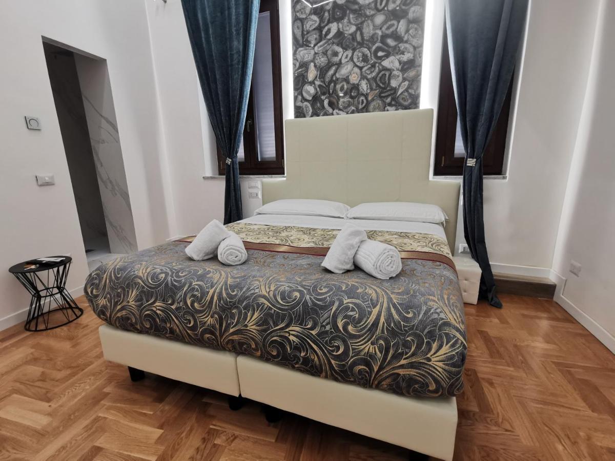 Deluxe Double Room,1242154870:JPEG