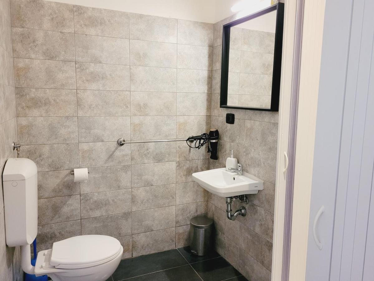 Twin Room,1247006473:JPEG