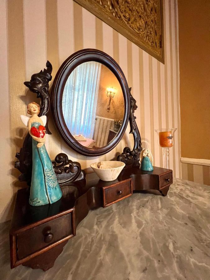 Deluxe Room,1243946368:JPEG