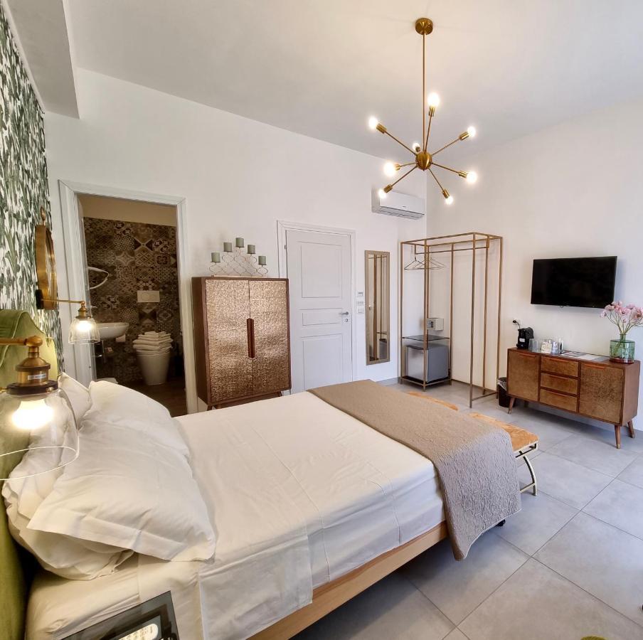 King Room with Balcony,1245526996:JPEG