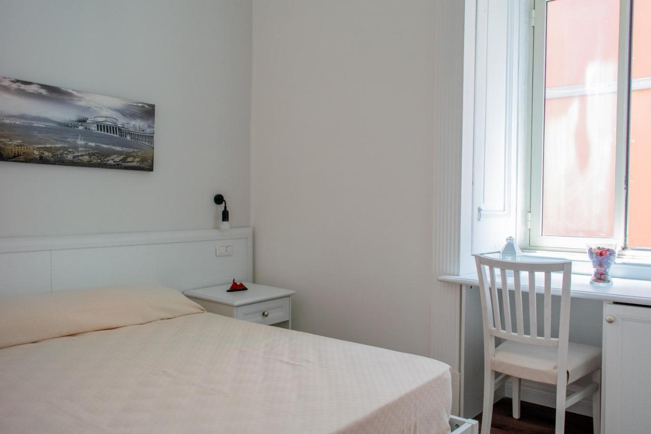 Double Room,1263114844:JPEG